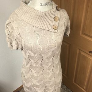 🔥3/$25 NWOT. Folded neck sweater